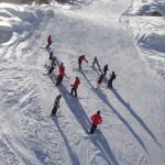 A group ski lesson