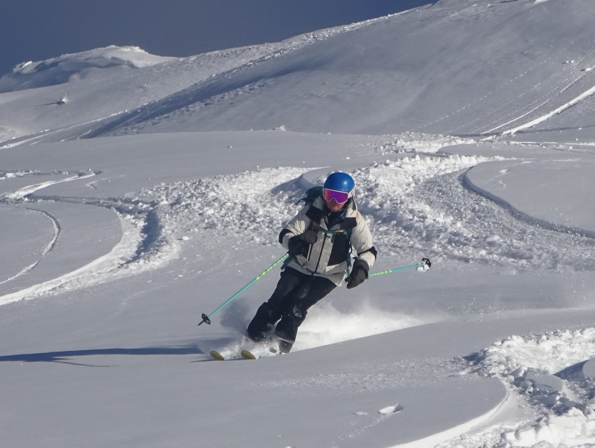 Breezy skiing powder snow